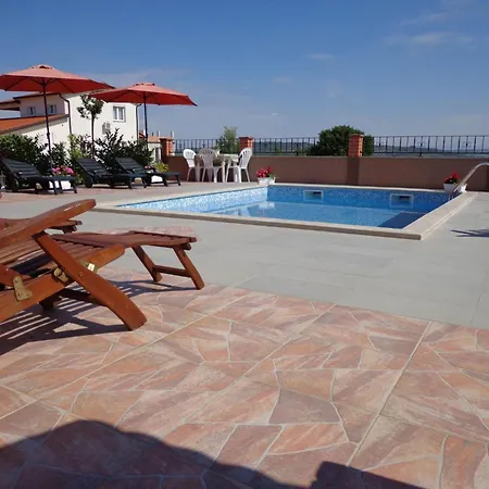 아파트 Mit Panoramablick In Ruhiger Lage By Interhome