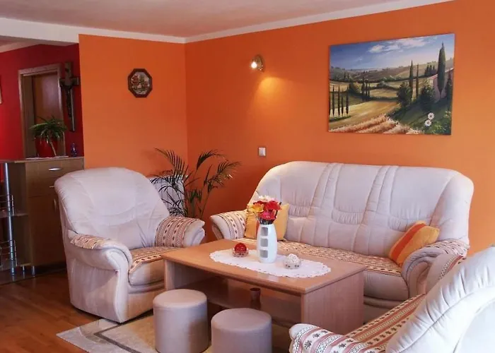 Apartment Mit Panoramablick In Ruhiger Lage By Interhome