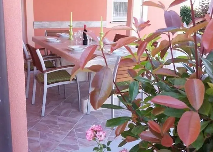 Apartment Mit Panoramablick In Ruhiger Lage By Interhome *