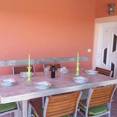 Apartment Mit Panoramablick In Ruhiger Lage By Interhome Kaštel
