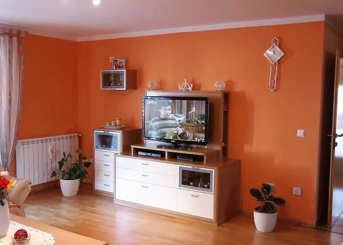 아파트 Mit Panoramablick In Ruhiger Lage By Interhome