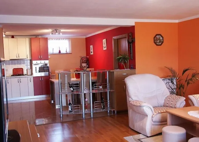 아파트 Mit Panoramablick In Ruhiger Lage By Interhome *