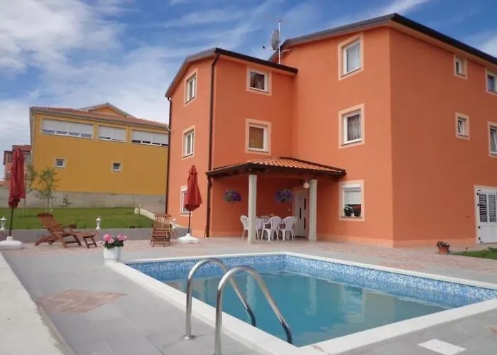 Mit Panoramablick In Ruhiger Lage By Interhome Kaštel